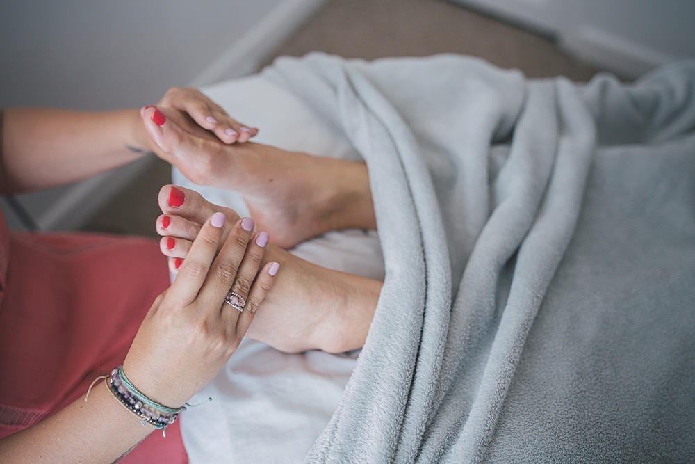 reflexology with crystal therapy